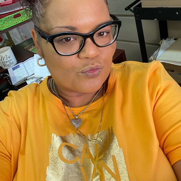 Meet your Posher, Melissa - Picture 4 of 6